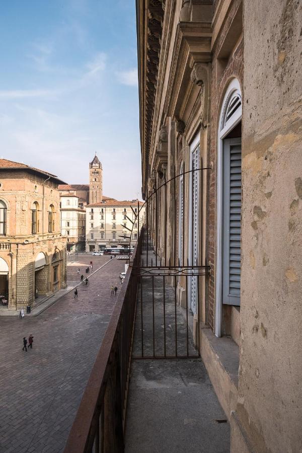 Urbanicooh Asinelli - Balcony On Piazza Maggiore Болонья Экстерьер фото