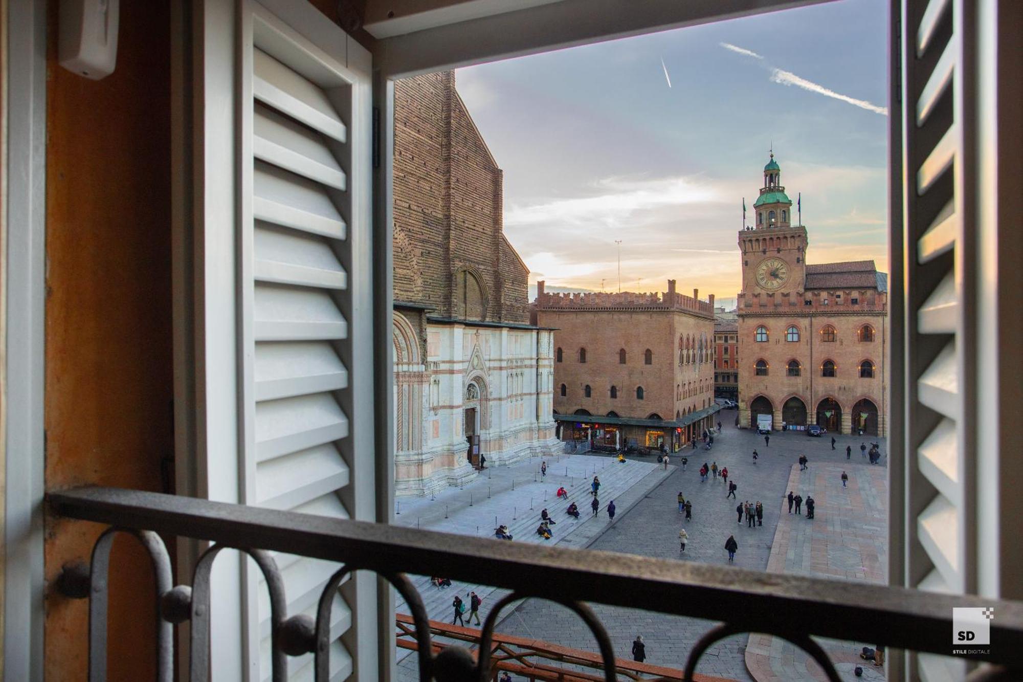 Urbanicooh Asinelli - Balcony On Piazza Maggiore Болонья Экстерьер фото